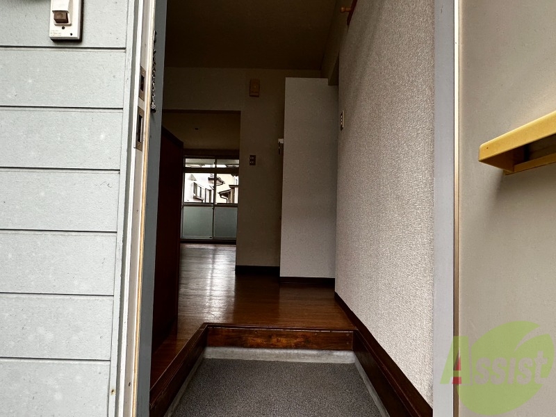 玄関　玄関から見たお部屋です。奥行で広さ伝わりますでしょうか