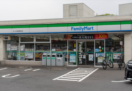 コンビニ　ファミリーマート サンズ大田西馬込店（コンビニ）まで218m