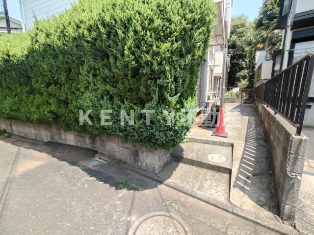 エントランス　落ち着いたエントランスです
