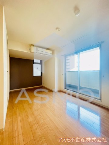 居室・リビング　同マンション別部屋参考写真