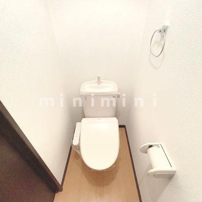 トイレ　※写真は別号室のものですので現状優先とさせていただきます