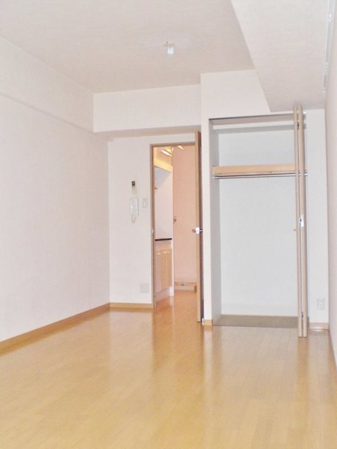 居室・リビング　※別部屋の参考写真です。