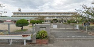 小学校　宗方小学校（小学校）まで749m