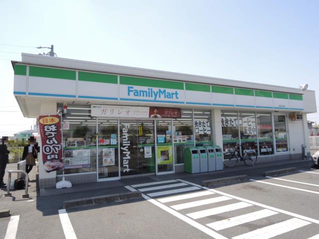 コンビニ　ファミリーマート（コンビニ）まで582m