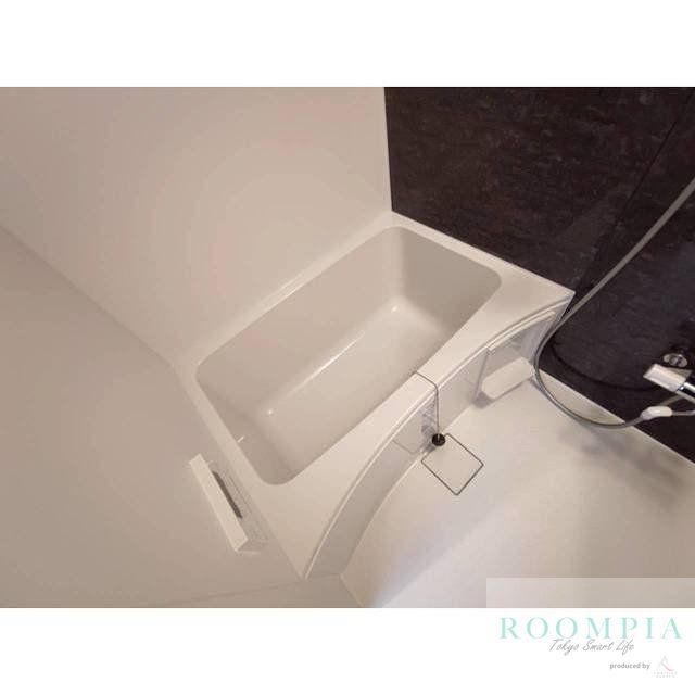 バス・シャワールーム　※同タイプの別のお部屋です。