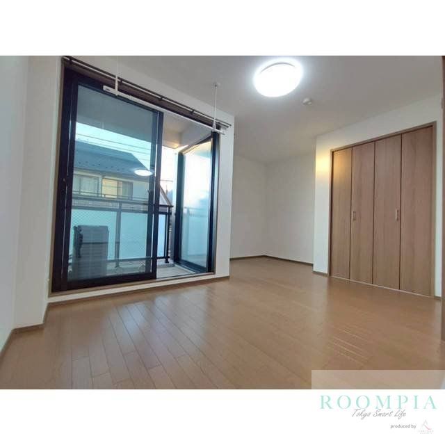 居室・リビング　※同タイプの別のお部屋です。
