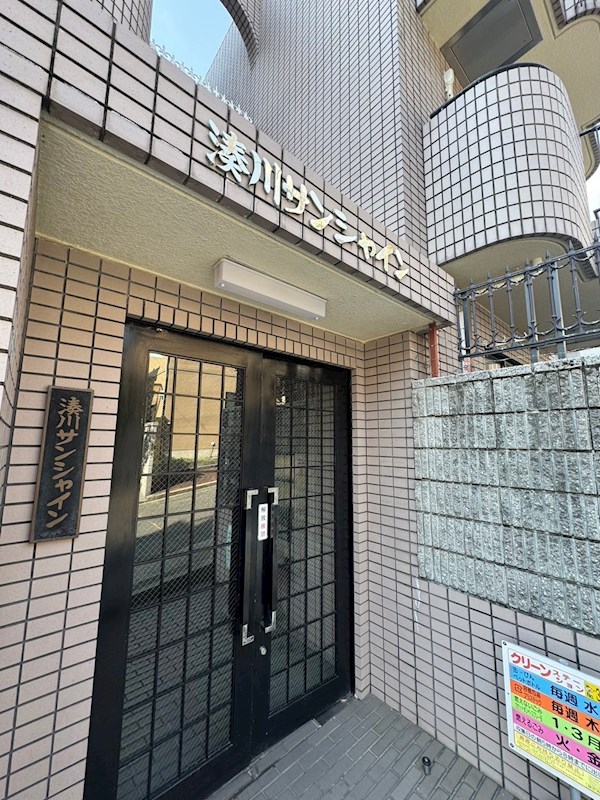 エントランス　ゆとりのあるエントランスです