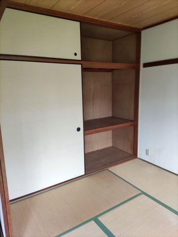 収納　和室→洋室にリフォーム予定。押入→クローゼットに変更の可能性