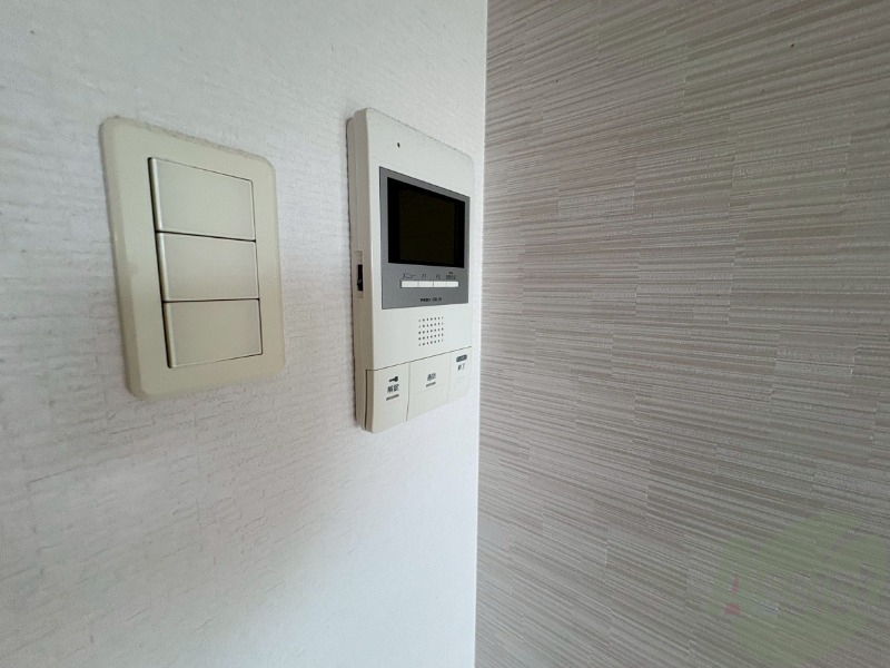 セキュリティ　ＴＶモニター付インターホンです。来客者の顔が見えるので安心！