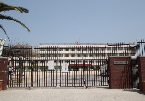 小学校　広島市立南観音小学校（小学校）まで560m