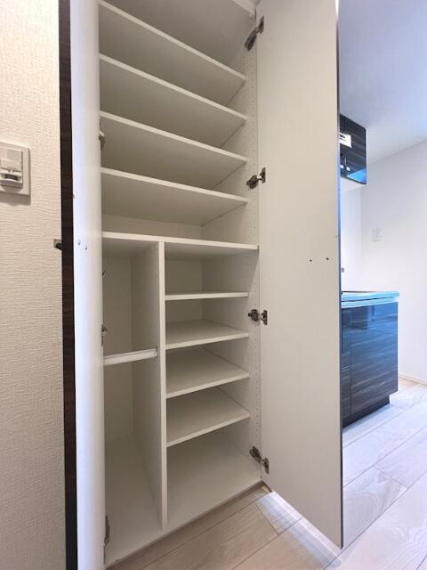 収納　シューズボックス