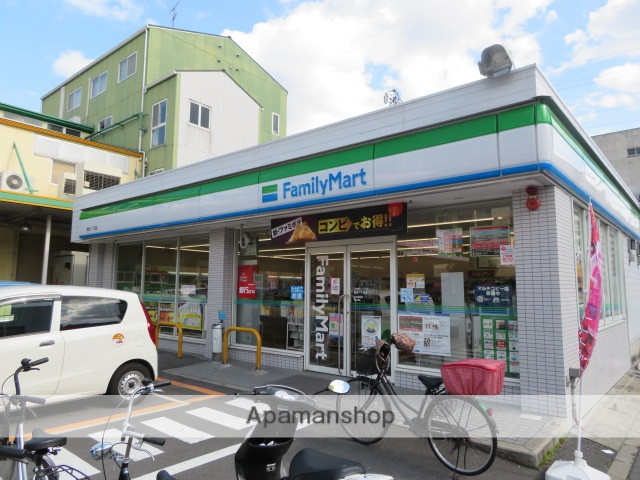 コンビニ　ファミリーマート（コンビニ）まで546m