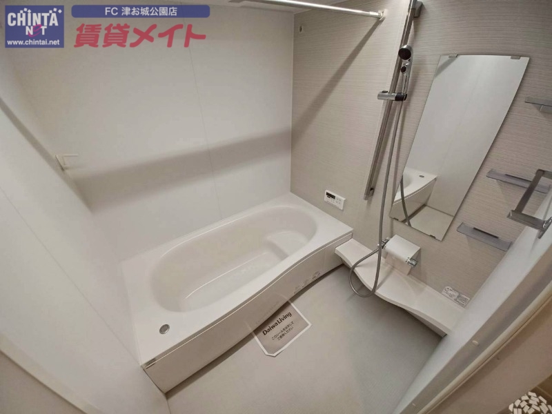 バス・シャワールーム　反転同型タイプ写真