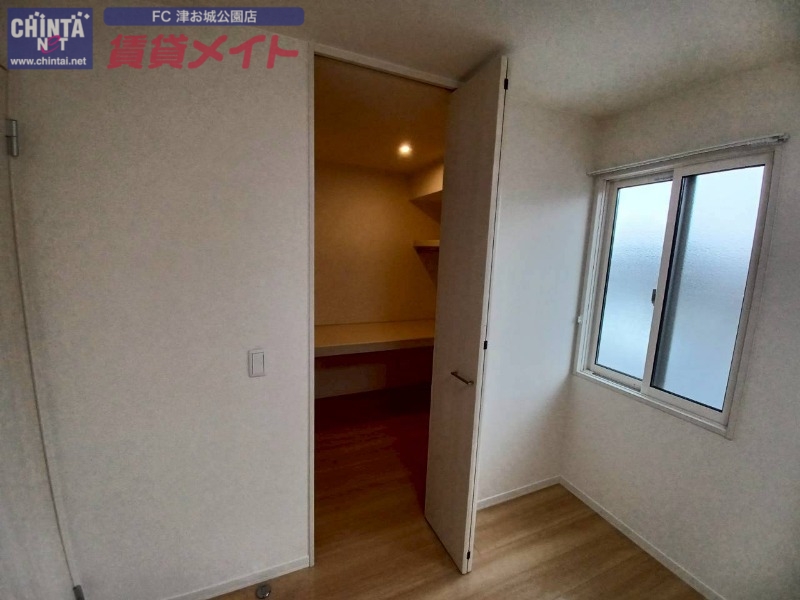 収納　反転同型タイプ写真
