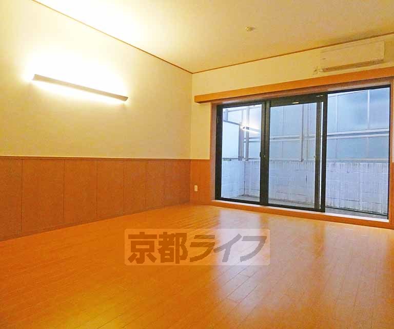 居室・リビング　広々としたリビングです。