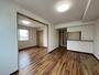居室・リビング　広くてキレイなお部屋が広がっていて、充実した生活が送れそう。