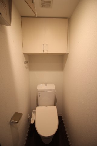 トイレ　温水洗浄便座付トイレ