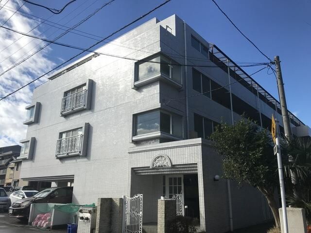 建物外観　落ち着いた雰囲気の外観です