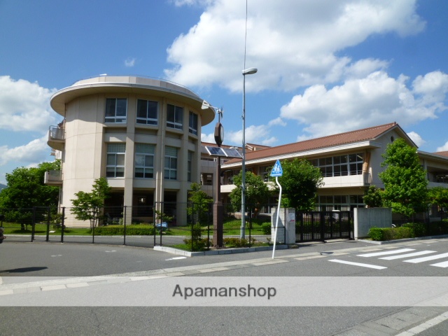 小学校　三城小学校（小学校）まで600m