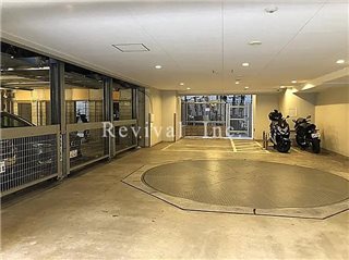 駐車場　空き状況はお問い合わせください