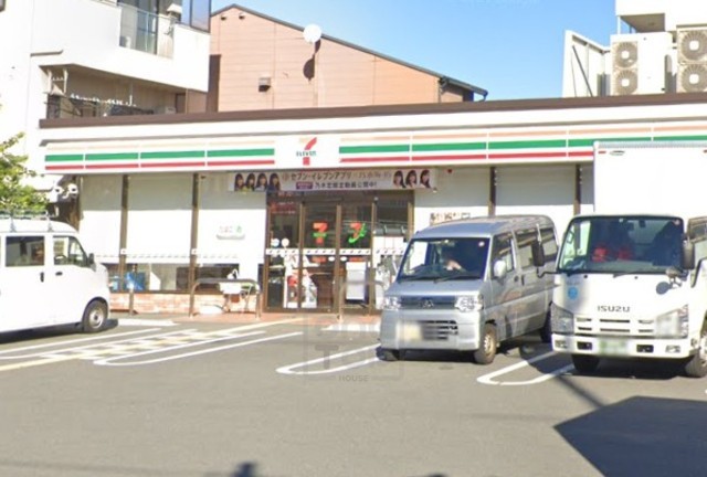 コンビニ　セブンイレブン　豊中新千里南町2丁目店（コンビニ）まで429m