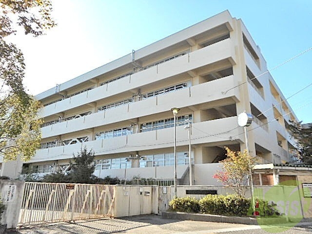 中学校　西山田中学校（中学校）まで484m
