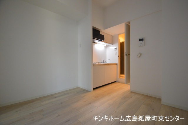 居室・リビング　写真は別のお部屋のものでございます