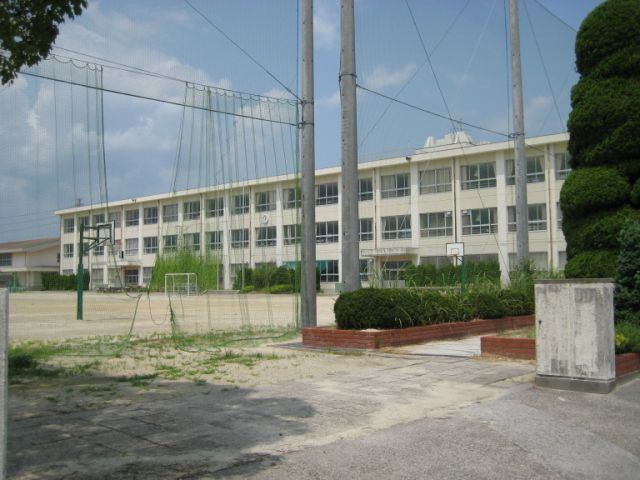 小学校　桑名市立大山田西小学校（小学校）まで761m