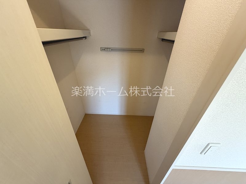収納　ウオークインクローゼット♪