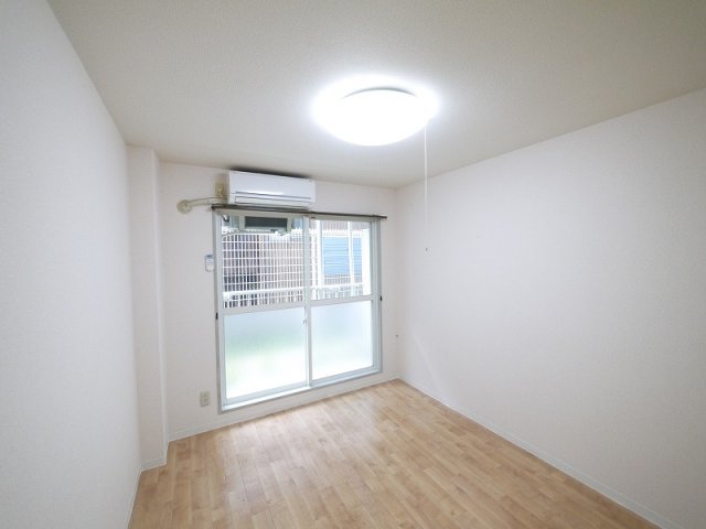 その他部屋・スペース　明るい洋室です。