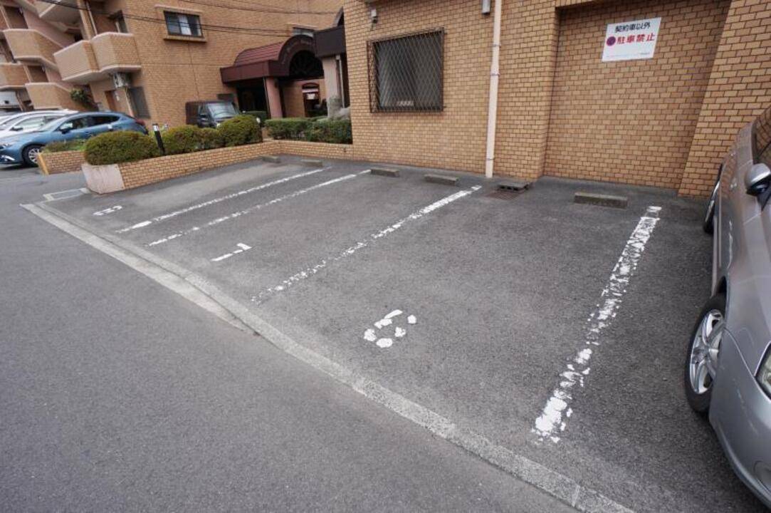 駐車場　駐車場