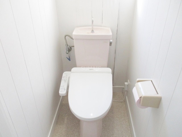 トイレ　洗浄便座付トイレです☆