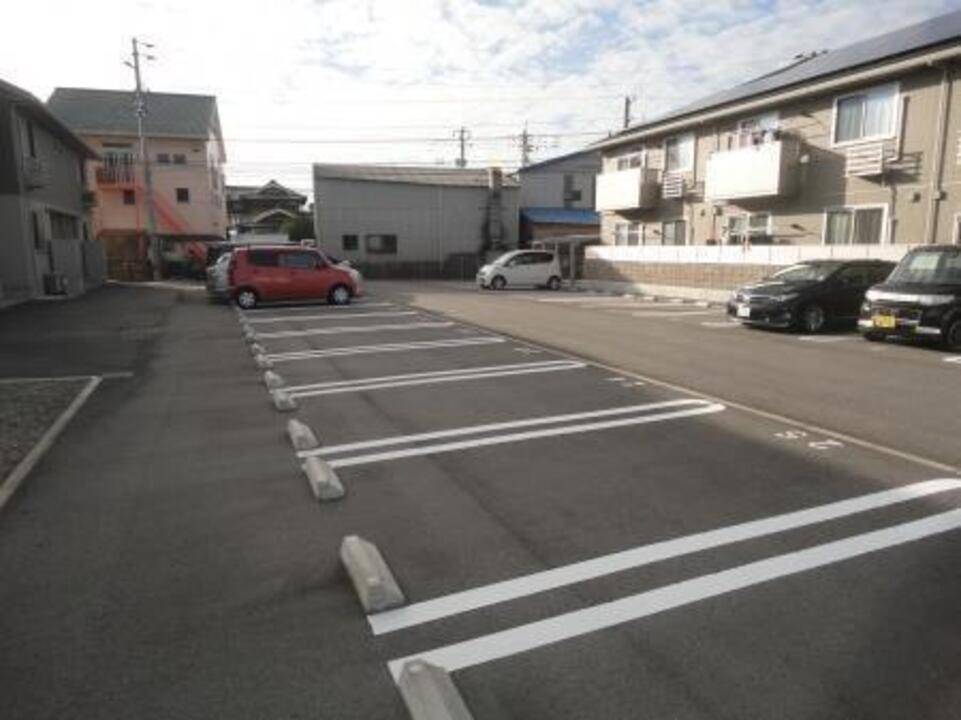 駐車場　駐車場