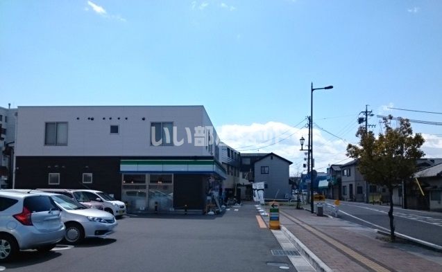 コンビニ　ファミリーマート 松本駅アルプス口店（コンビニ）まで812m