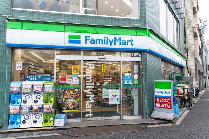 コンビニ　ファミリーマート高円寺梅里店（コンビニ）まで280m