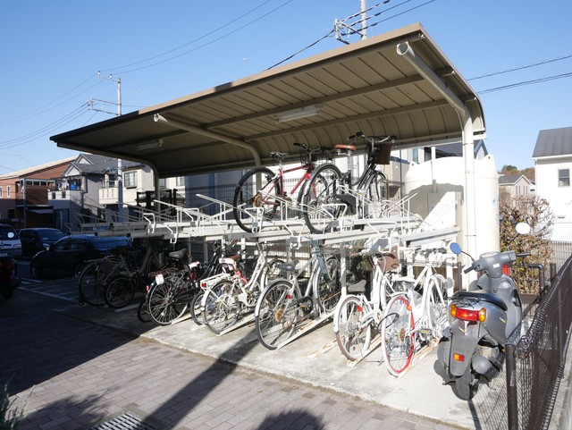 その他共有部分　★敷地内に屋根付き駐輪場がございます★
