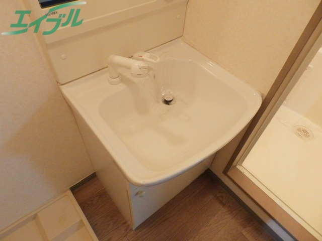 洗面設備　反転タイプ参考写真