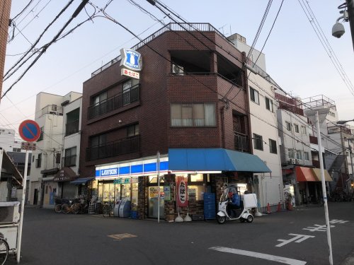 コンビニ　ローソン 萩之茶屋三丁目店（コンビニ）まで282m