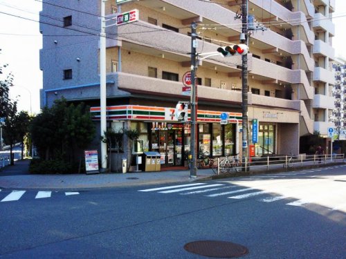コンビニ　セブンイレブン藤沢鵠沼東店（コンビニ）まで42m