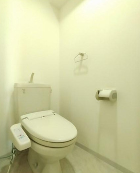 トイレ　同物件別号室の写真です