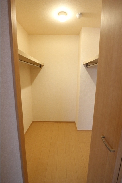収納　ウォークインクローゼット
