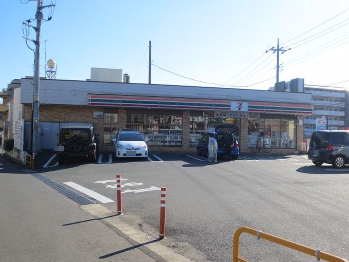コンビニ　セブンイレブン横浜美しが丘５丁目店（コンビニ）まで218m