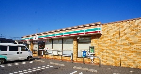 コンビニ　セブンイレブン（コンビニ）まで750m