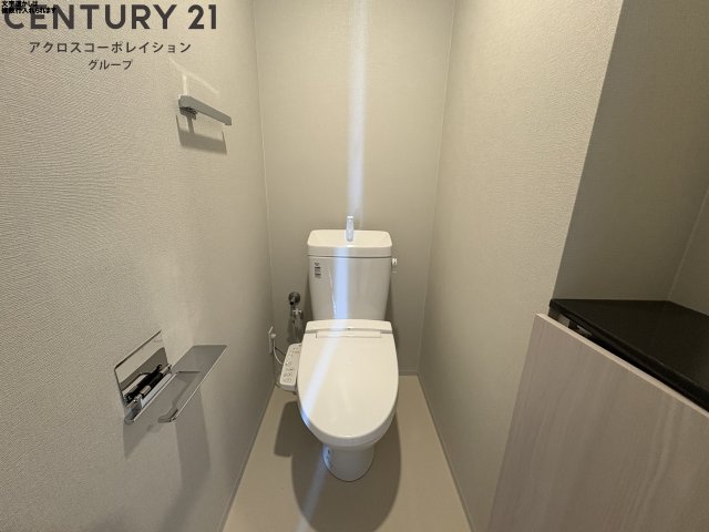 トイレ　温水洗浄便座付きのトイレです♪