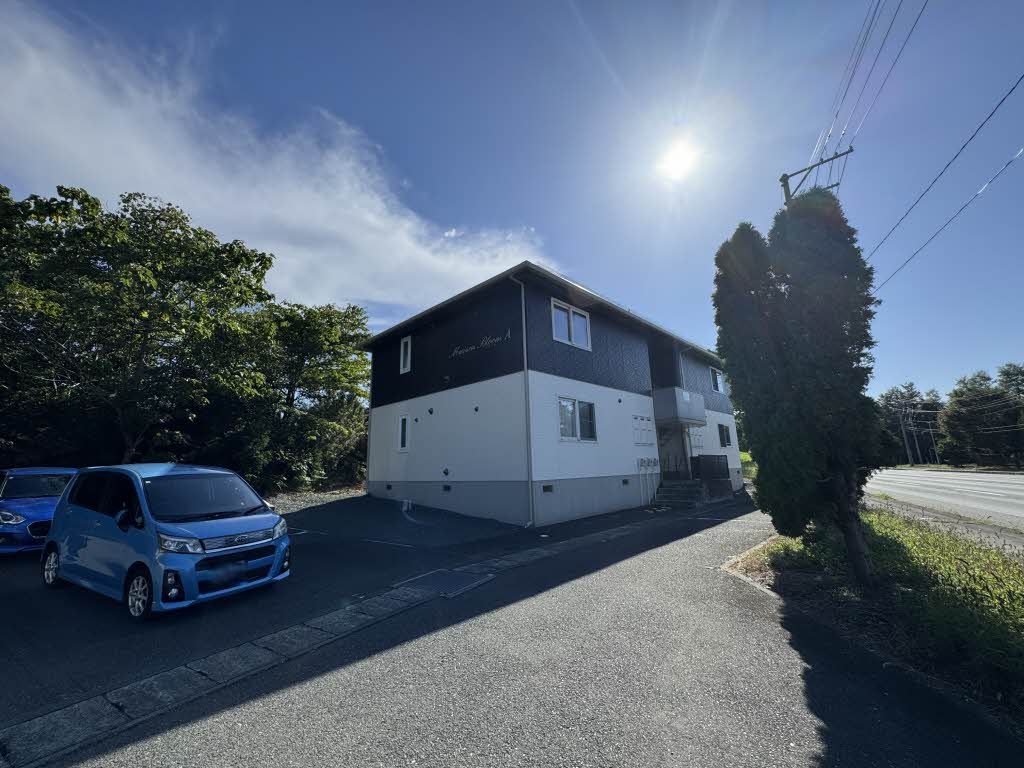 建物外観　駐車場