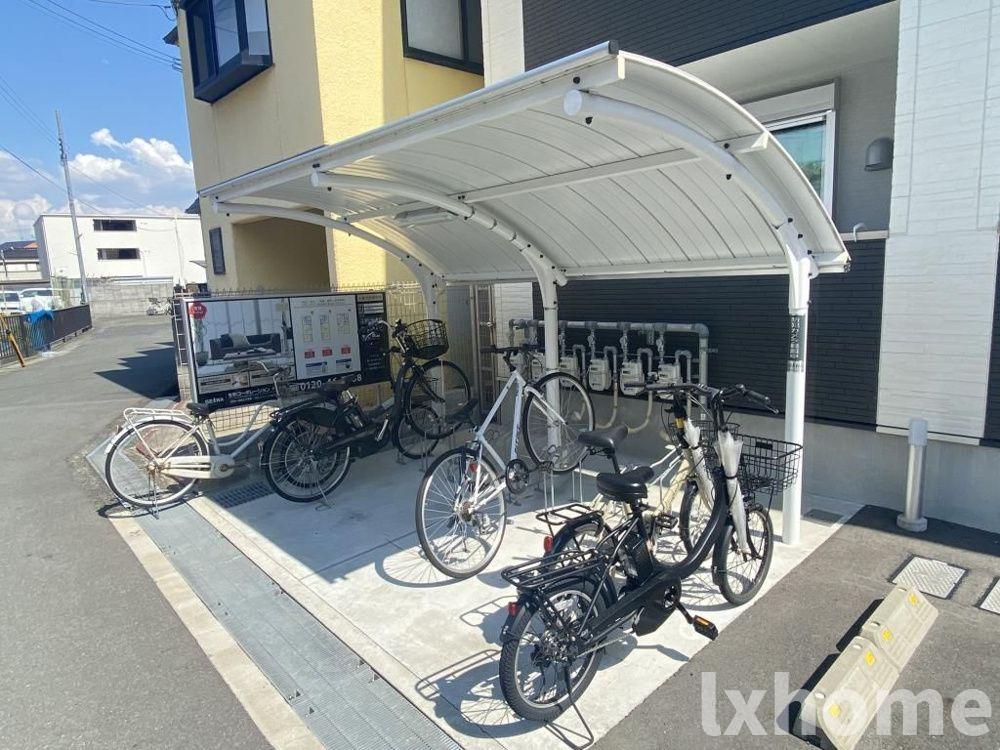 駐車場　駐車場に車を止められます