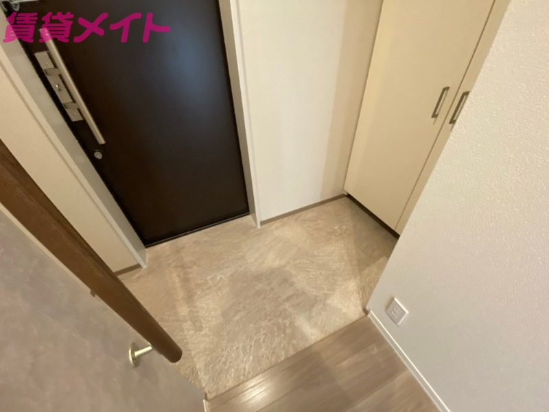 玄関　別部屋参考写真です