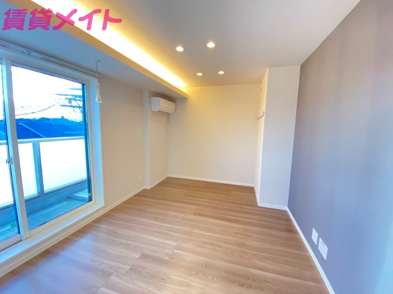 居室・リビング　別部屋参考写真です