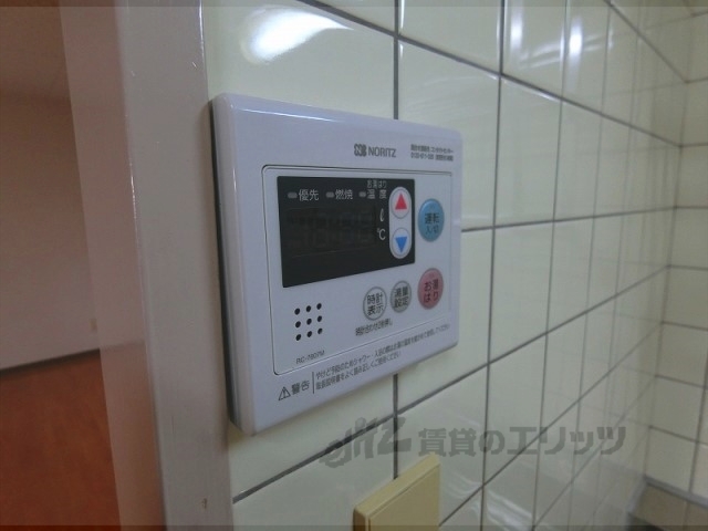 その他設備　給湯器リモコン