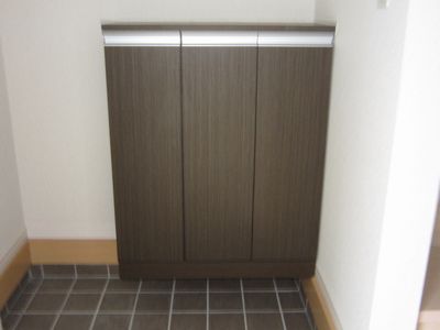 玄関　下駄箱付き玄関